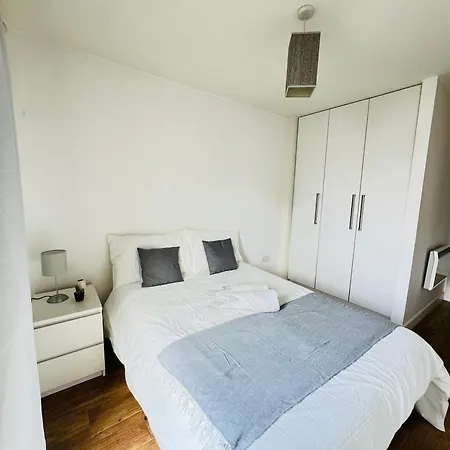 Cozy Bedroom In Convenient Area Balnacart
